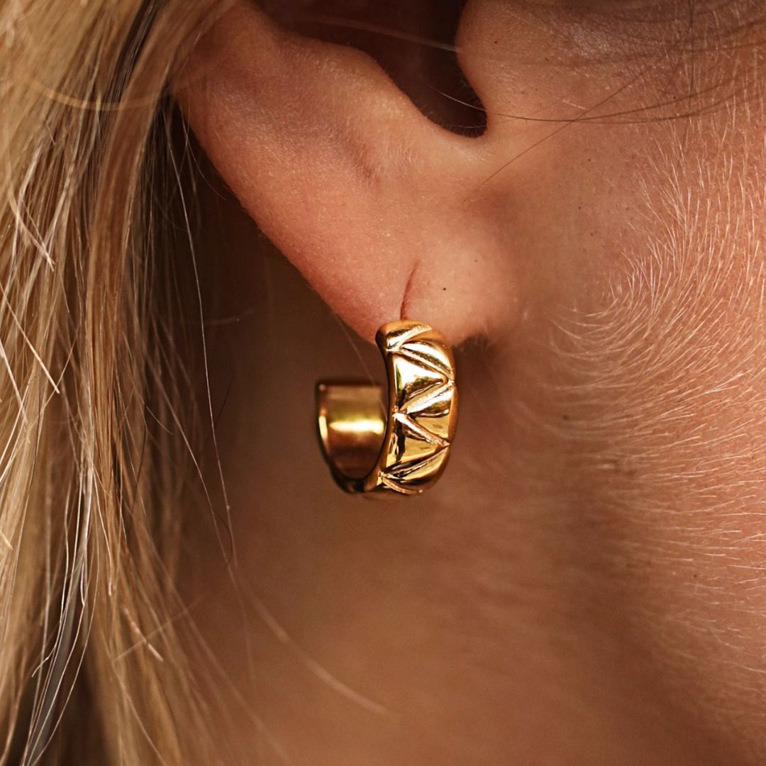 Crest Hoops